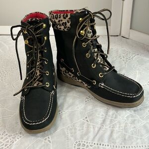 Sperry top-sider boots, blacks/leopard print. size 8M